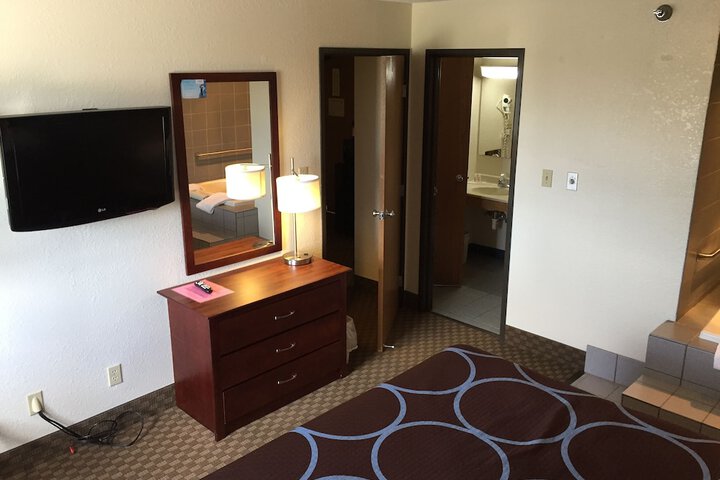 Room 26 of 34