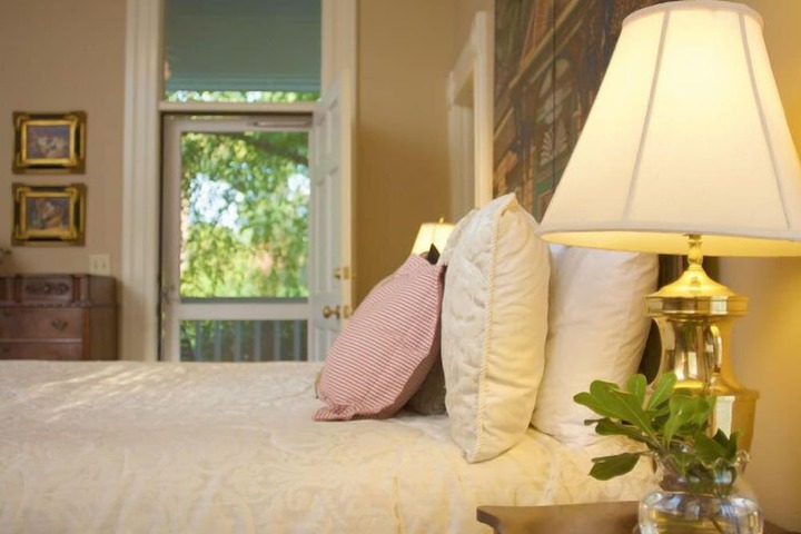 Lookaway Inn