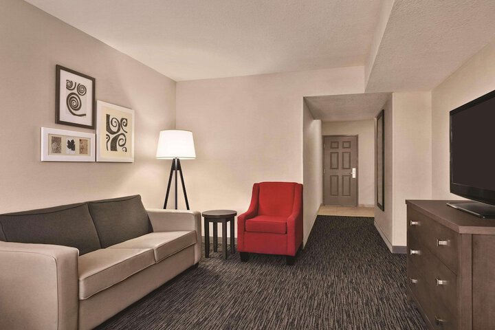Room 13 of 29