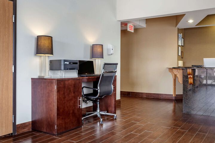 Sleep Inn & Suites Hays I-70