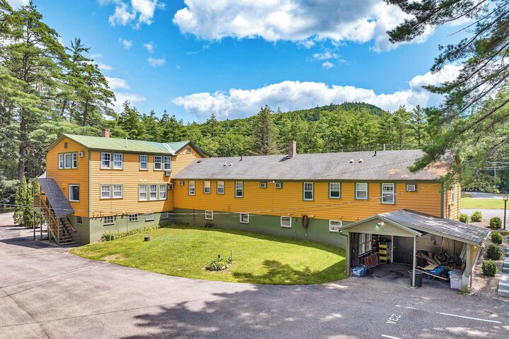 Hotel 7 of 185