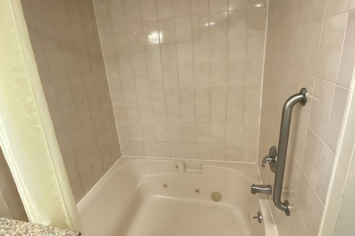 Room 15 of 26