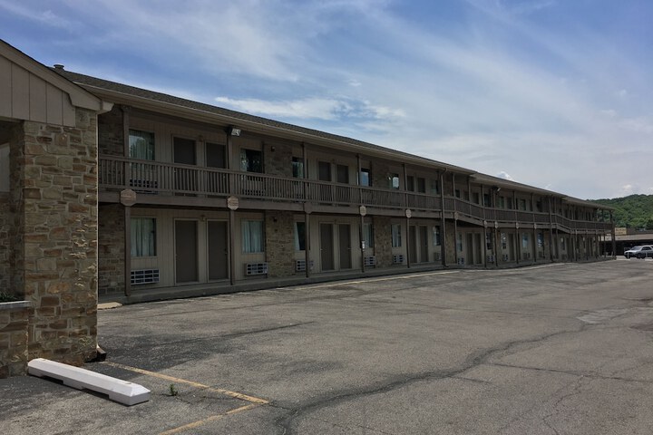 Hotel 2 of 47