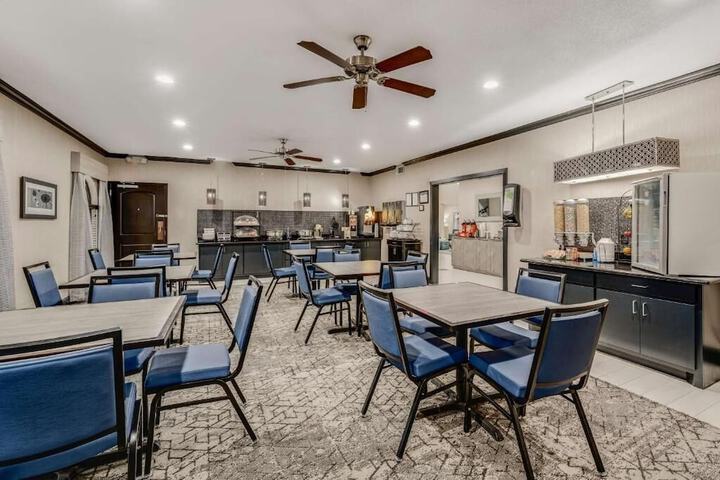 Clarion Pointe