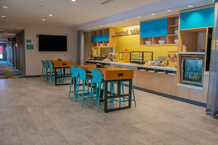 Breakfast/Coffee Service 43 of 48