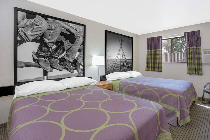 Room 8 of 15
