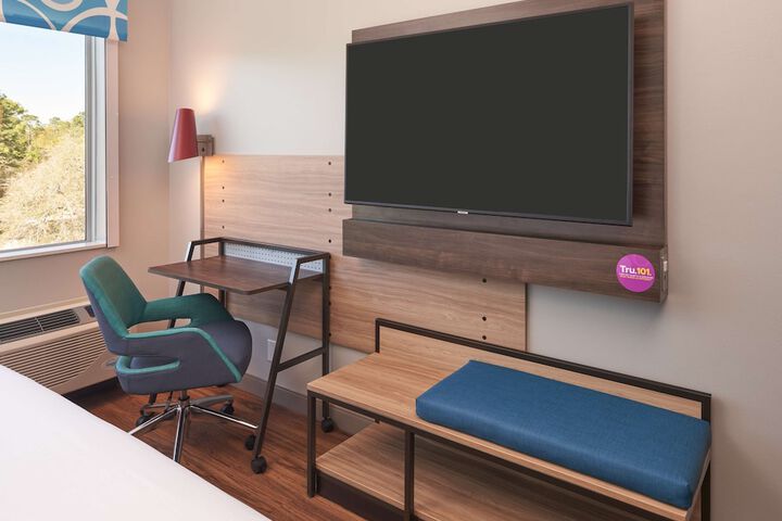 Room 16 of 38
