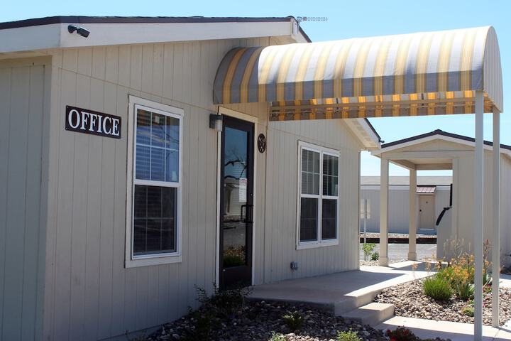 Shale Lodge Three Rivers