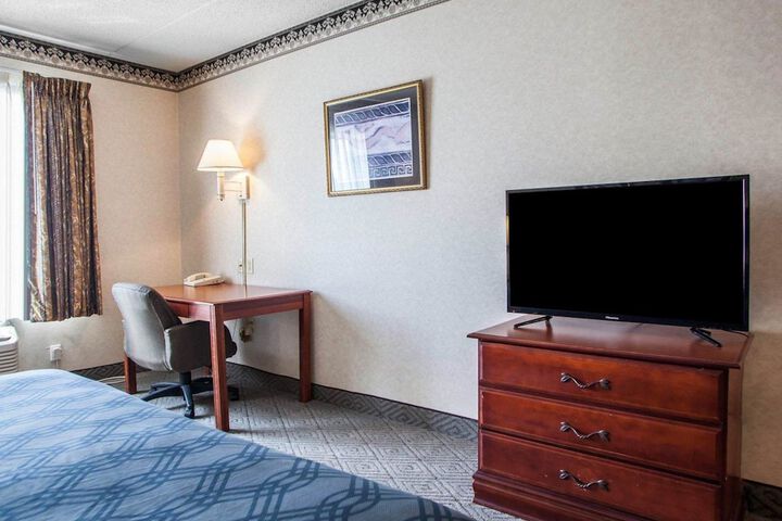Room 12 of 19