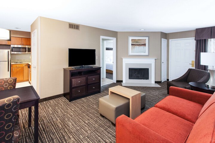 Room 16 of 28