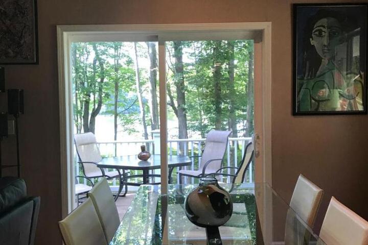 Hidden LakeFront Retreat