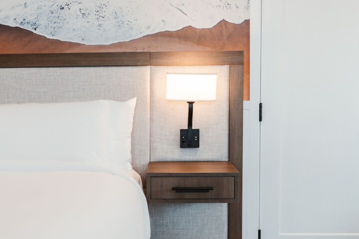 Room 27 of 80
