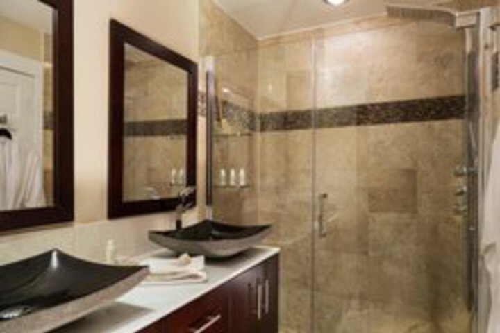 Room 25 of 104