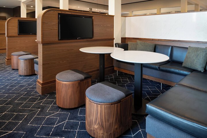 Courtyard by Marriott Bakersfield