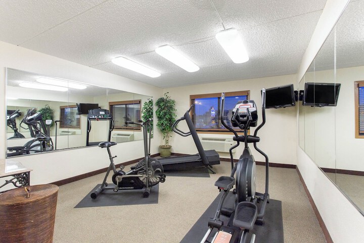 Baymont Inn & Suites by Wyndham Platteville