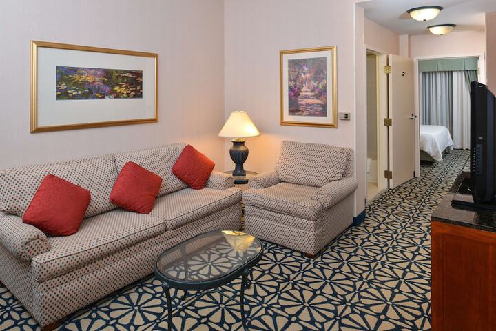 Room 17 of 40