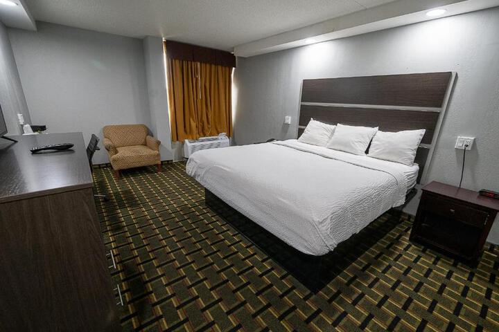 Days Hotel & Conference Center by Wyndham Danville