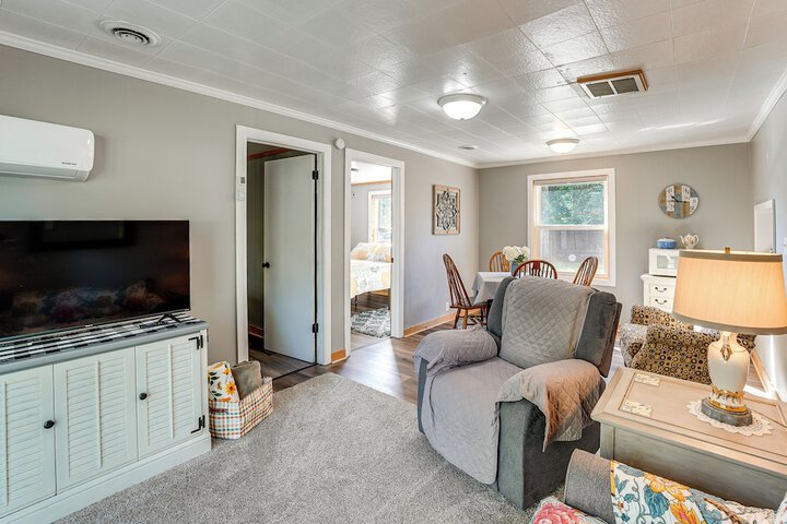 Wayland Retreat w / Deck: Walk to Downtown!