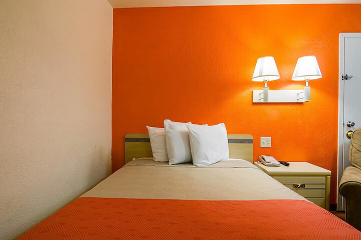 Room 20 of 33