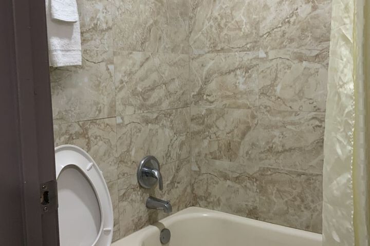 Room 18 of 31