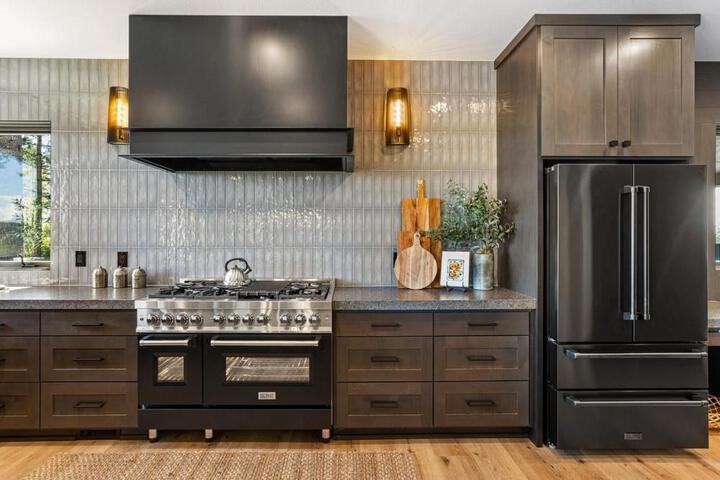 Escape to Wine Country Luxurious Getaway Awaits