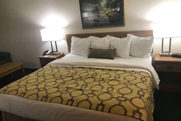 Room 34 of 68