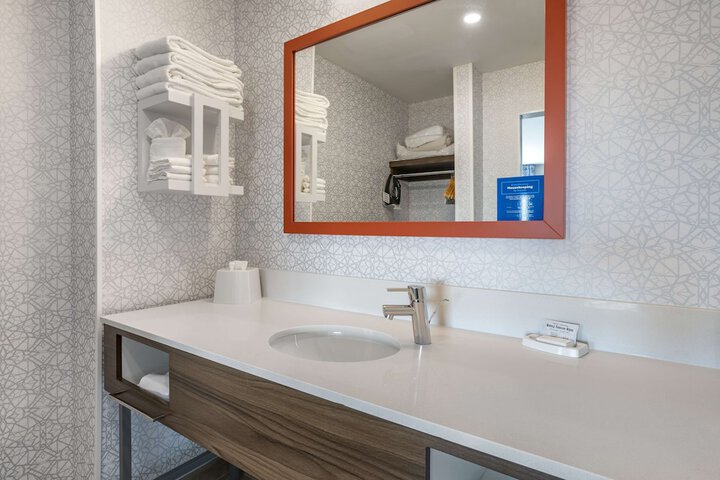Room 18 of 27