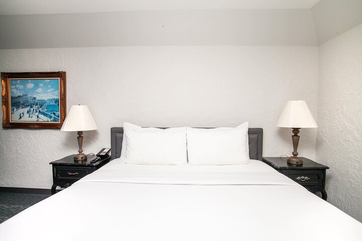 Chateau Hotel and Conference Center