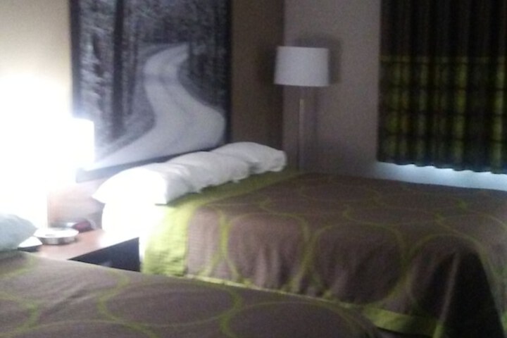 Super 8 by Wyndham Plymouth