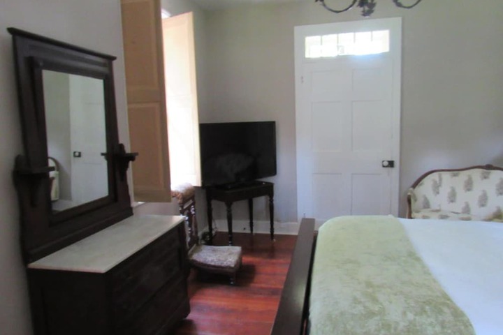 Room 25 of 46