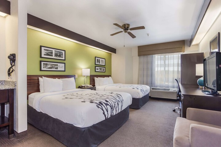 Room 10 of 33
