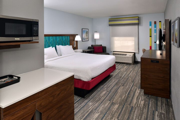 Room 32 of 42