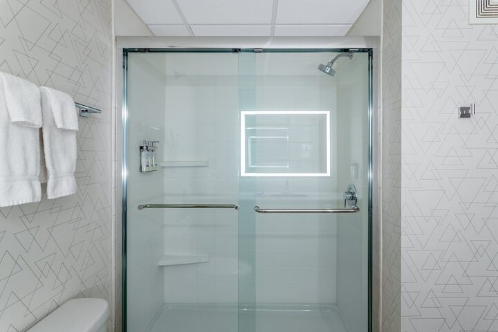 Holiday Inn Express & Suites Vadnais Heights by IHG