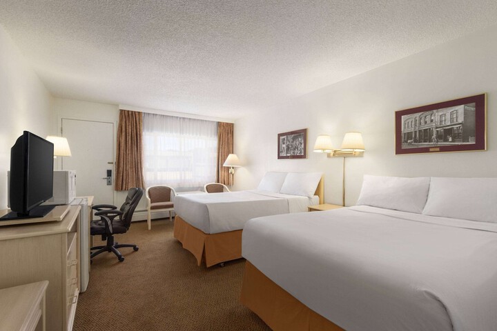 Room 13 of 40