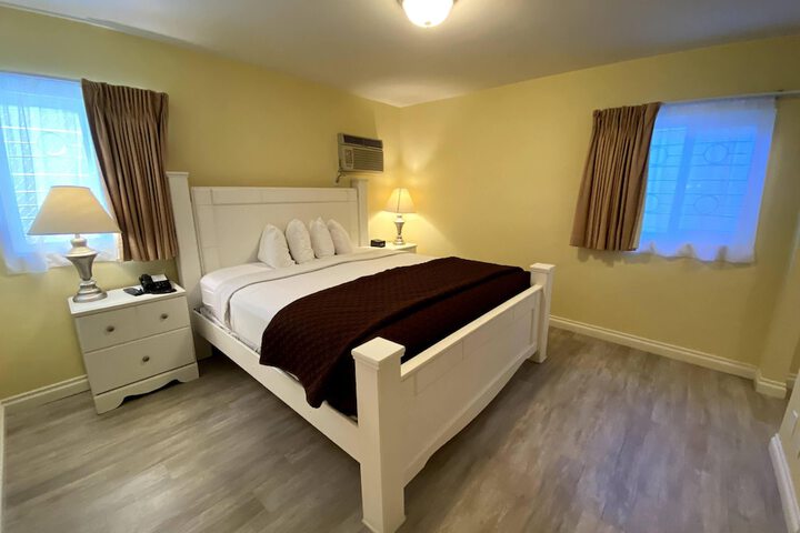 Hollywood Celebrity Hotel