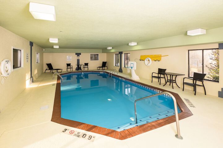 Pool 11 of 60