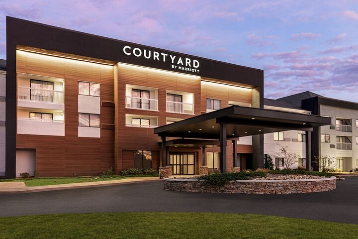 Hotel 4 of 51