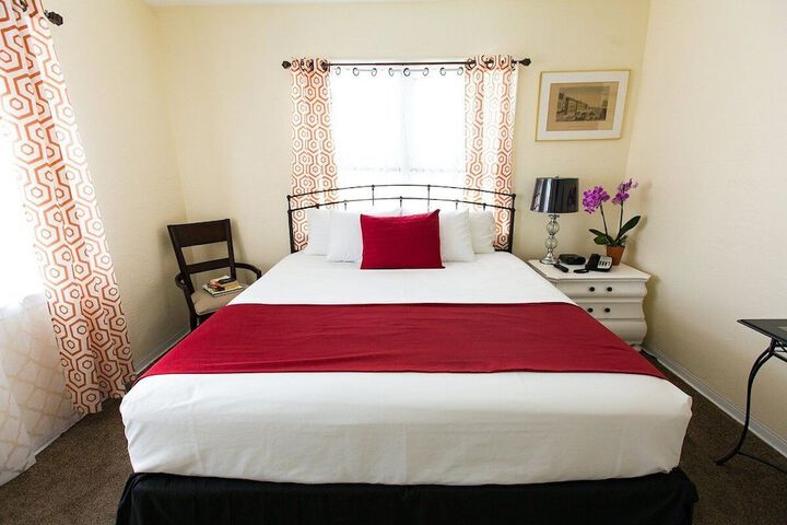 Room 11 of 21