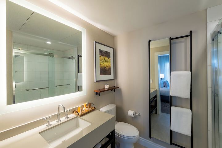 Hotel E