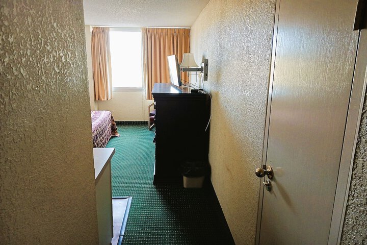 Room 37 of 57