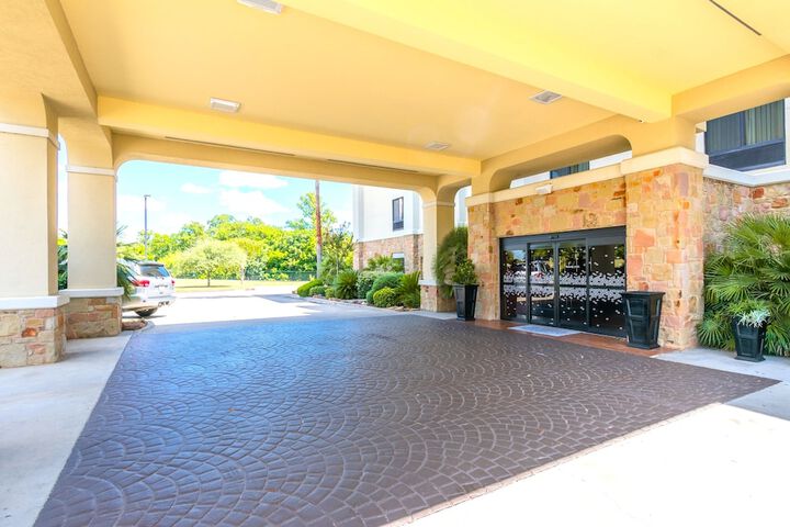 Hotel 1 of 81