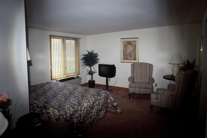 Room 8 of 13