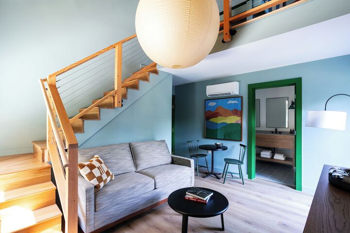 Room 14 of 65
