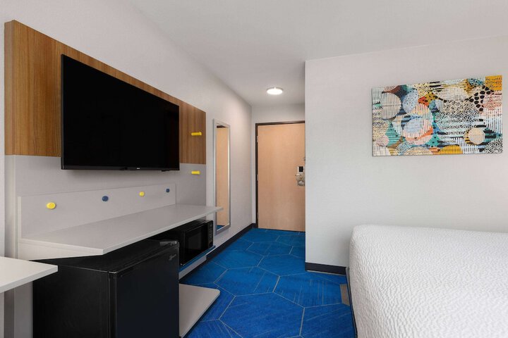 Room 34 of 50