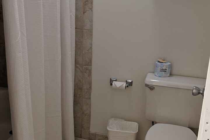 Room 7 of 36