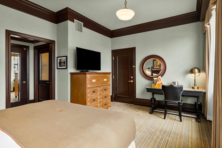Room 47 of 77