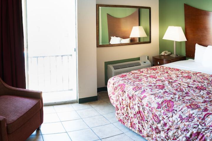 Room 40 of 41