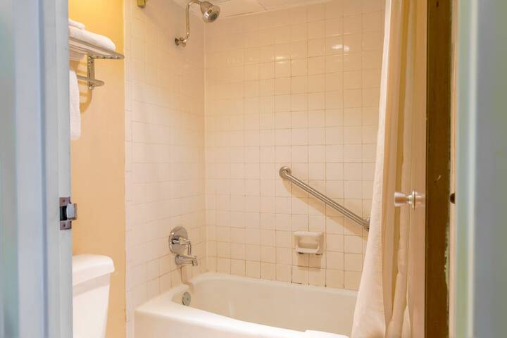 Room 11 of 22