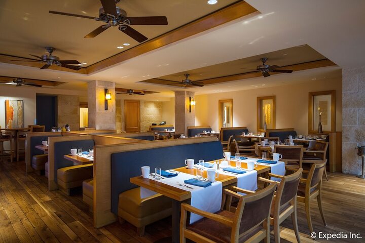 Dining 46 of 70