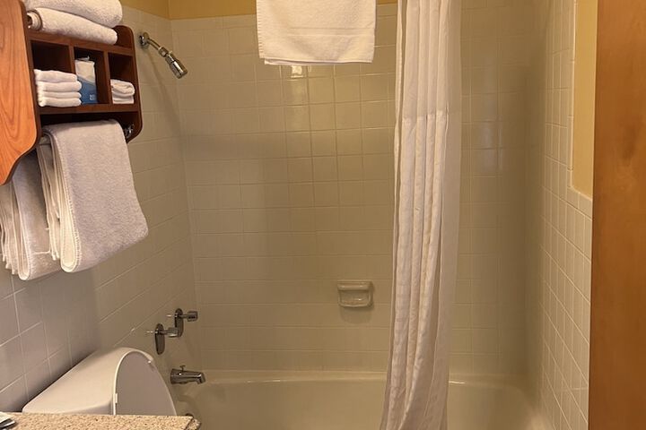 Room 219 of 443
